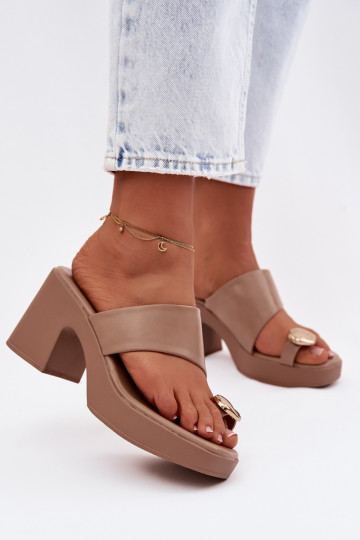 sieviešu čības Ieslēgts SłupkoInym Obcasie Ze Zelta krāsasm Detalem smilšu krāsas Sinora 2