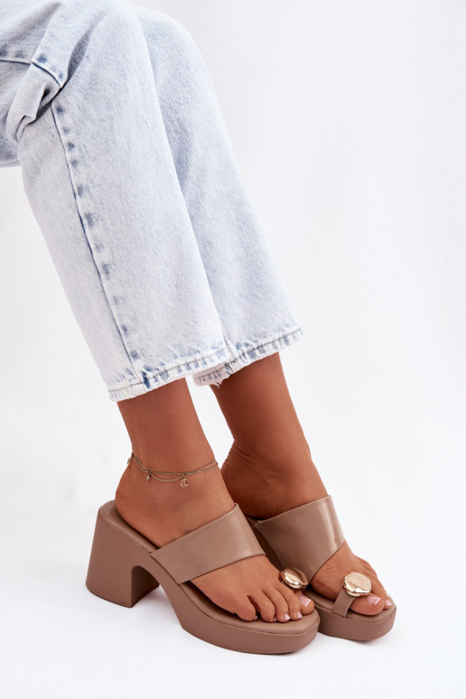 sieviešu čības Ieslēgts SłupkoInym Obcasie Ze Zelta krāsasm Detalem smilšu krāsas Sinora