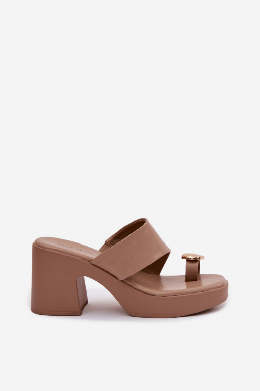 sieviešu čības Ieslēgts SłupkoInym Obcasie Ze Zelta krāsasm Detalem smilšu krāsas Sinora