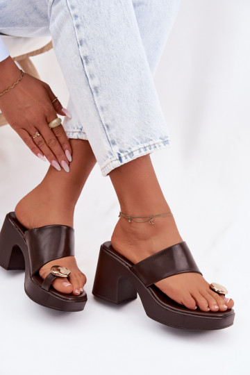 sieviešu čības Ieslēgts SłupkoInym Obcasie Ze Zelta krāsasm Detalem CzekoladoIne Sinora