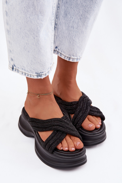 sieviešu čības ar platformu Ze Zdobionymi Paskami melnas krāsas Eslira