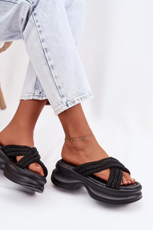 sieviešu čības ar platformu Ze Zdobionymi Paskami melnas krāsas Eslira