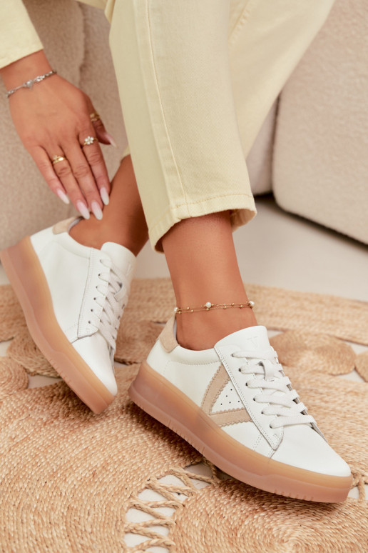 Sneakers modeļa apavi SieviešuIeslēgtsturalnej Skóry ar platformu Vinceza 79597 baltas krāsas