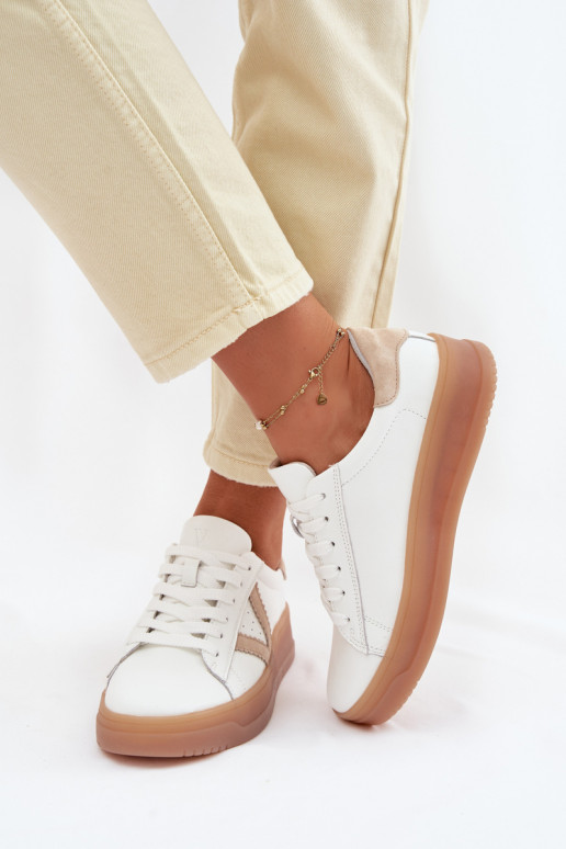 Sneakers modeļa apavi SieviešuIeslēgtsturalnej Skóry ar platformu Vinceza 79597 baltas krāsas