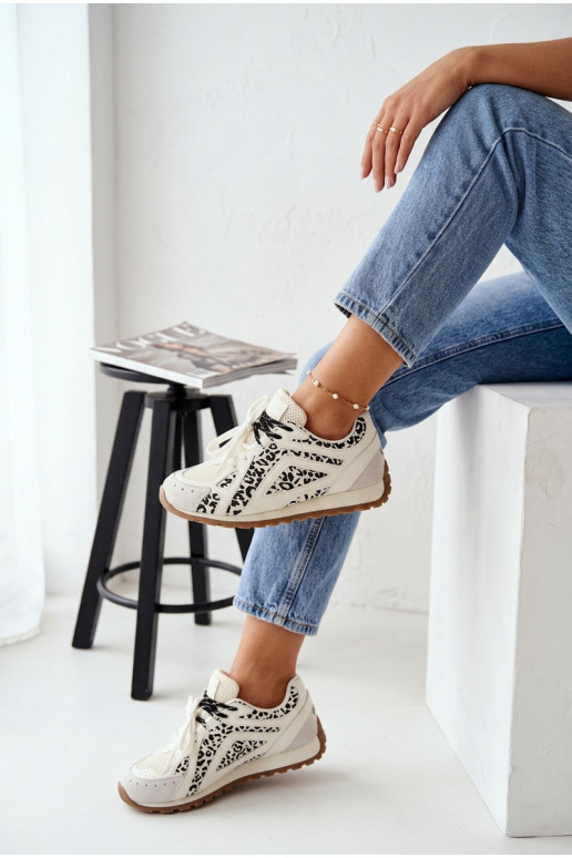 Āda zamšādas Sneakers modeļa apavi Sieviešu Big Star TT274548 baltas krāsas