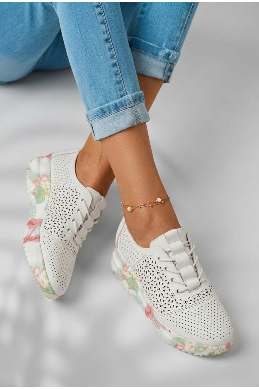 Sieviešu ādas apavi ar caurumiem Telina baltā krāsā