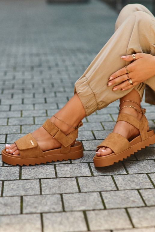 Sieviešu Zamšādas basenes ar platformu Big Star NN274705 brūnas krāsas