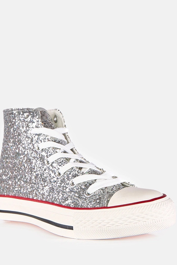 Sudraba sieviešu mirdzoši...