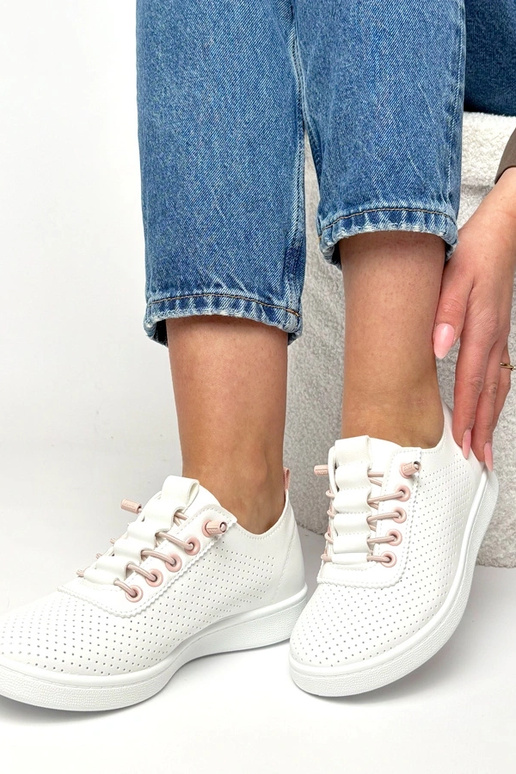 Baltie ieliekamie perforētie sporta...