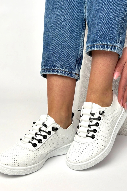 Baltie ieliekamie perforētie sporta...