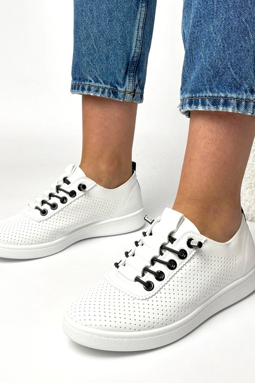 Baltie ieliekamie perforētie sporta...