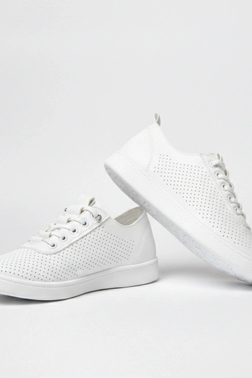 Baltie ieliekamie... 2