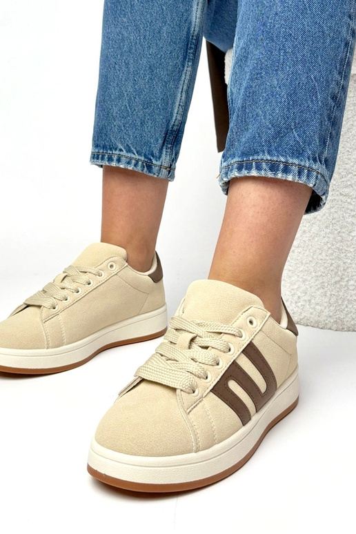 Smilškrāsas ikdienas sporta apavi...