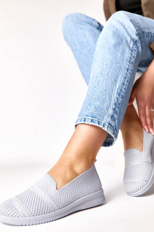 Pelēki uzvelkamie auduma tenisa apavi...