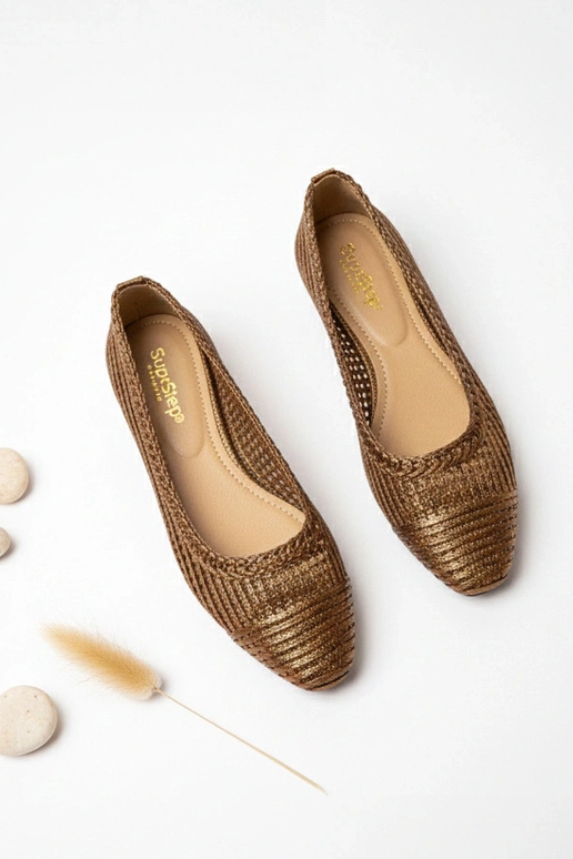 Brūni caurumiņveida balerīnas ar mazu...