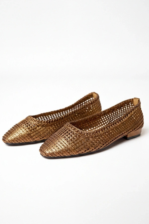 Brūni caurumiņveida balerīnas ar mazu...