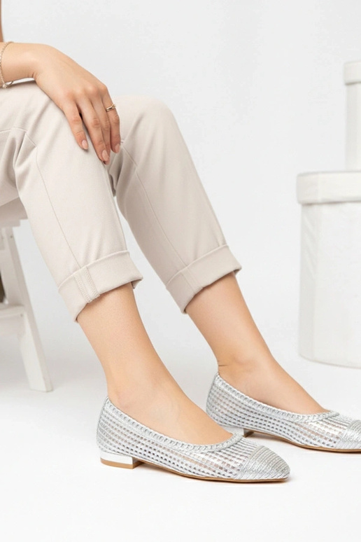 Sudraba caurumiņveida balerīnas ar...