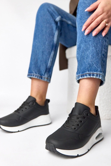 Melni sporta apavi ar biezu...