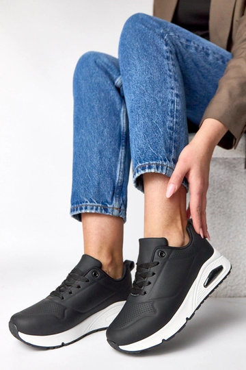 Melni sporta apavi ar biezu... 2