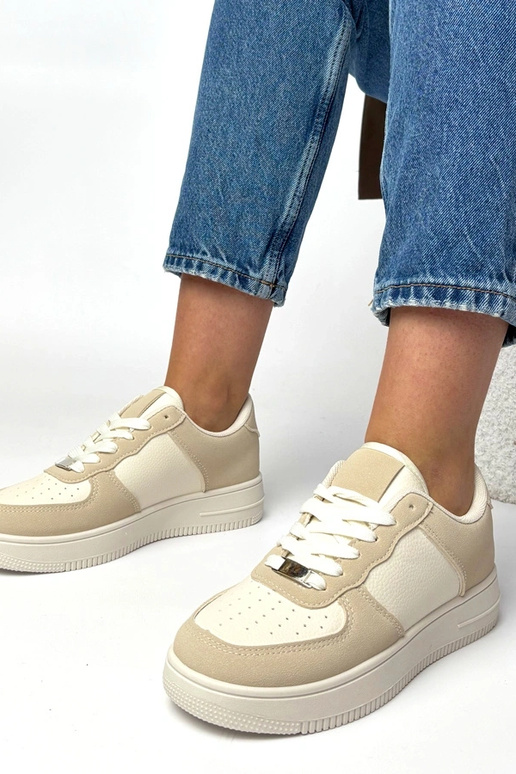 Smilšu krāsas sporta apavi ar...