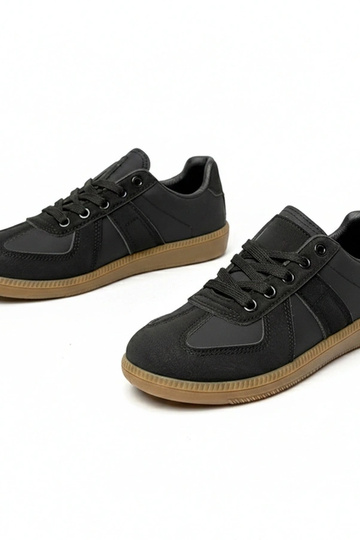 Melni sporta apavi...