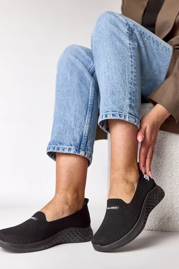 Melni iešļūcenes auduma... 2