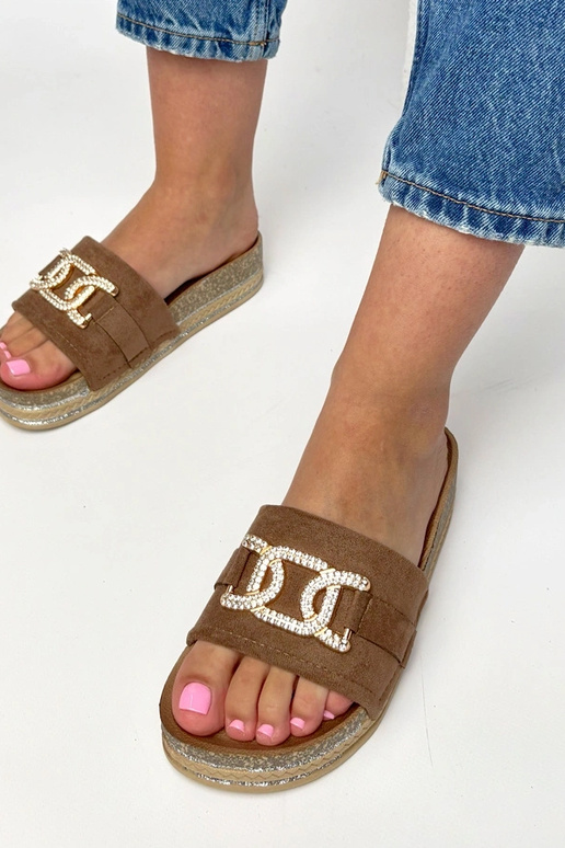 Brūnas platformas čības ar...