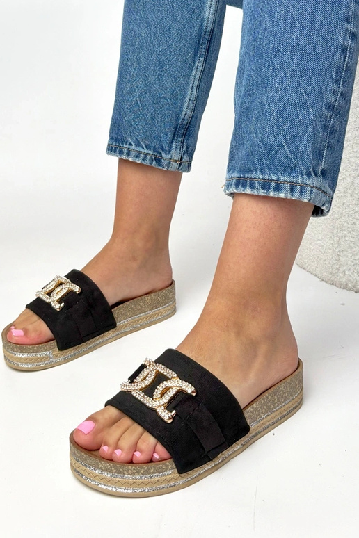 Melnas platformas čības ar...