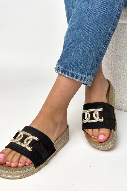 Melnas platformas čības ar...