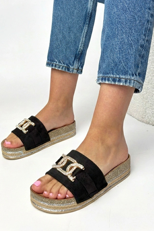 Melnas platformas čības ar...