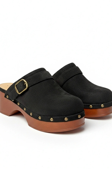 Melnas čības klumpes no...