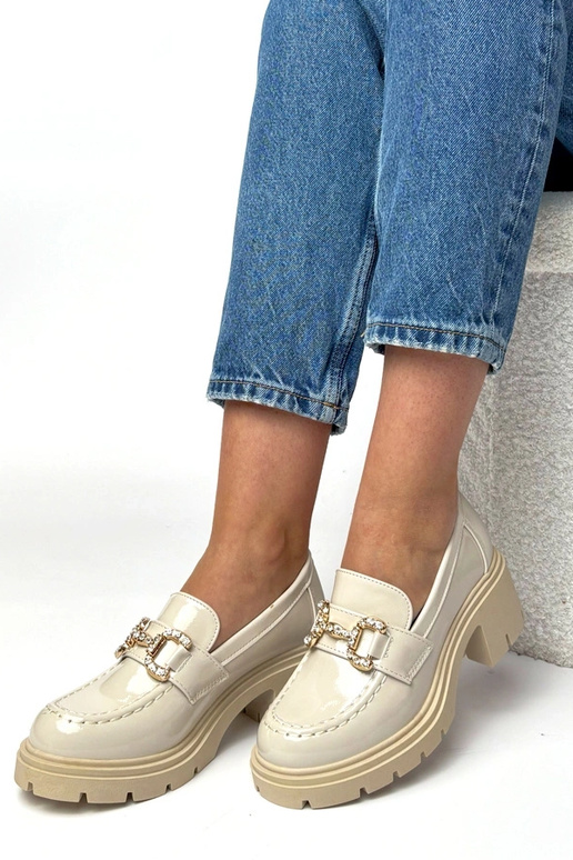 Kreminas lakoti mokasīni ar papēdi un...