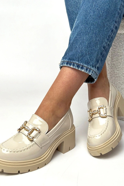 Kreminas lakoti mokasīni ar papēdi un...