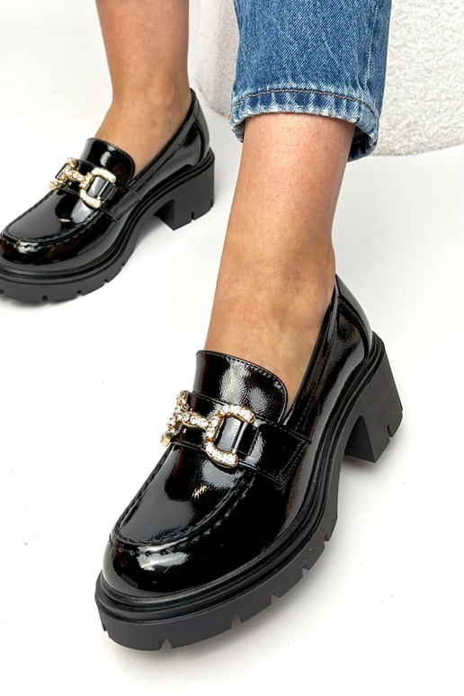 Melni lakoti mokasīni ar papēdi un...