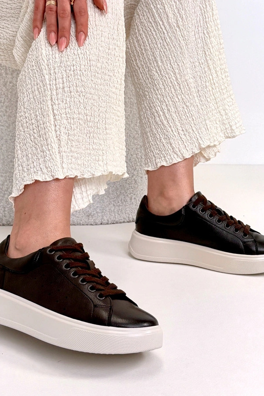 Brūni ādas sporta apavi ar platformu...