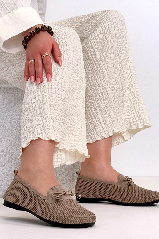 Tumši smilšu krāsas auduma mokasīni...