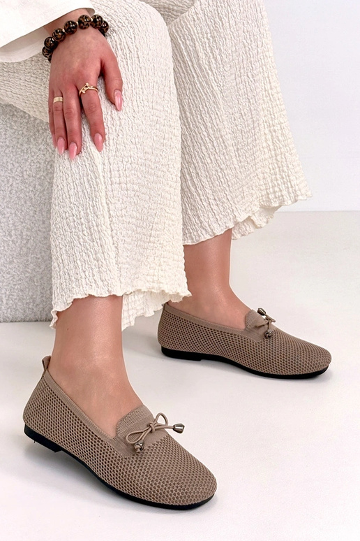 Tumši smilšu krāsas auduma mokasīni...