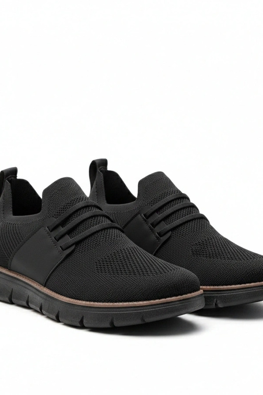 Melni vīriešu sporta apavi bez šņorēm...