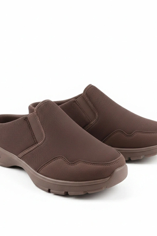 Brūni vīriešu zemi sporta apavi bez...