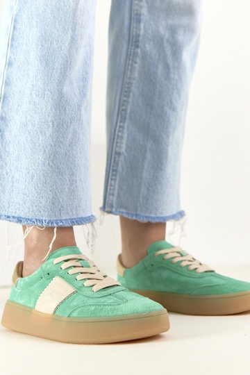 Zaļi ādas sporta apavi ar... 2