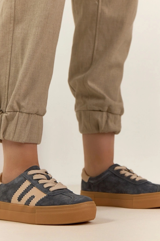 Pelēki ādas sporta apavi ar platformu...