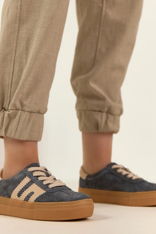 Pelēki ādas sporta apavi ar platformu...