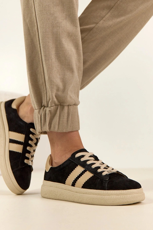 Melni ādas sporta apavi ar platformu...