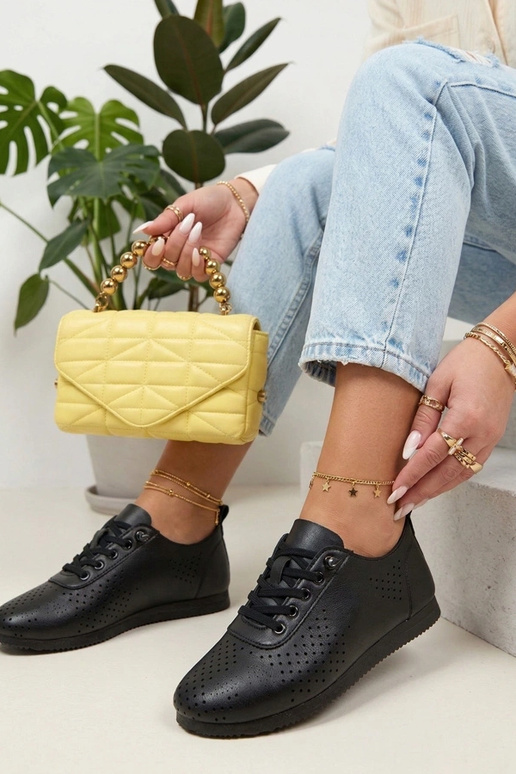 Melni caurumiņi basketbola apavi Elowen