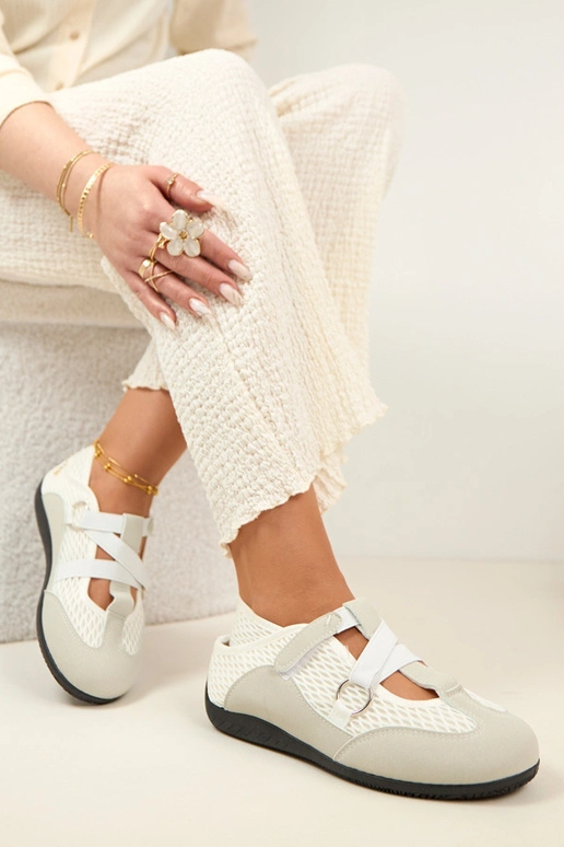 Pelēki sporta stila balerīnas apavi...