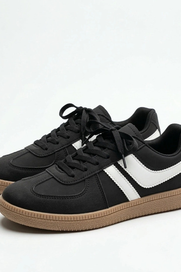 Melni vīriešu tenisa apavi... 2