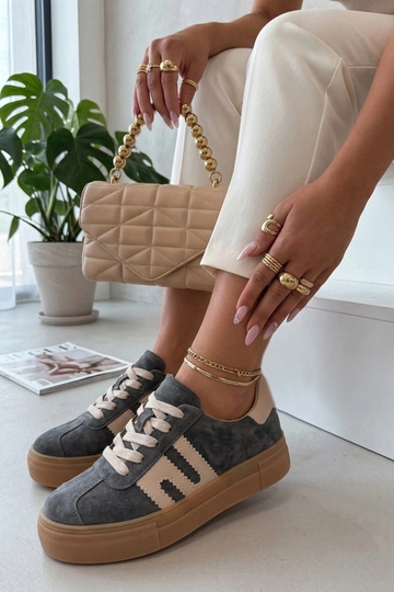 Pelēki ādas apavi uz... 2