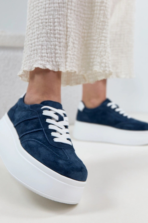 Tumši zili ādas apavi uz platformas...