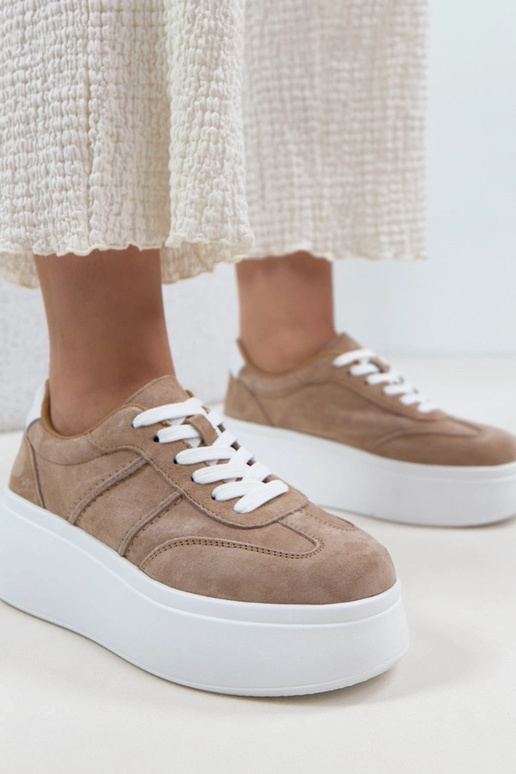 Smilšu ādas apavi uz platformas Cambell