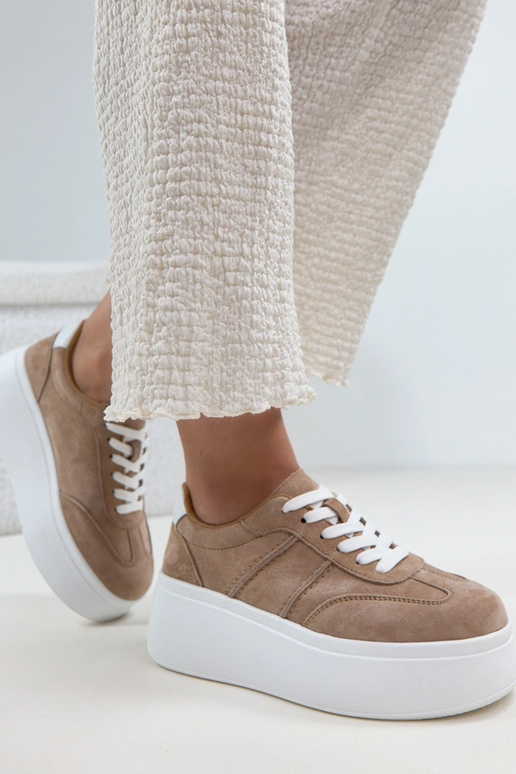 Smilšu ādas apavi uz platformas Cambell